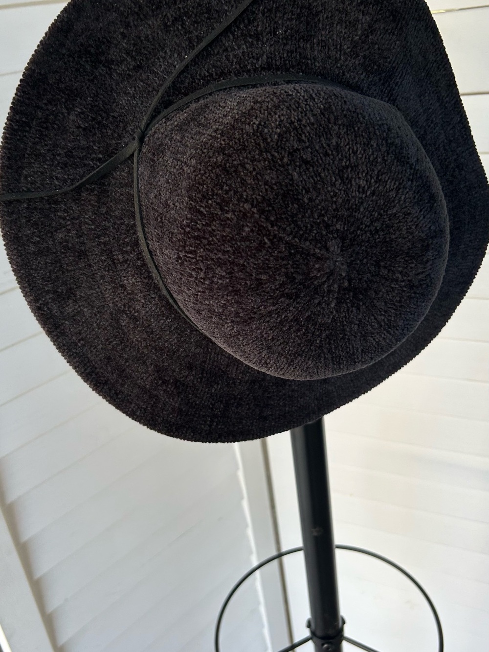 Black Wide-Brim Textured Sun Hat